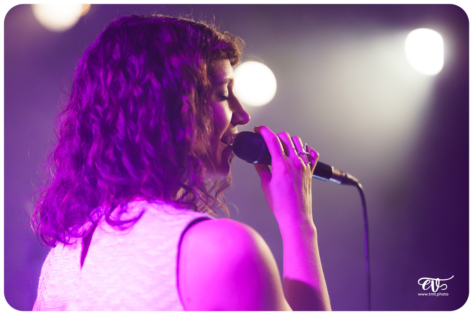 SERGE, ELEGANCE ACOUSTIQUE